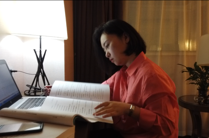 2、毛晶晶（為推進項目落地，夙夜在公）